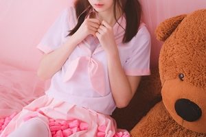 虎牙美女胖次猫,竟然是大白兔奶糖做的。