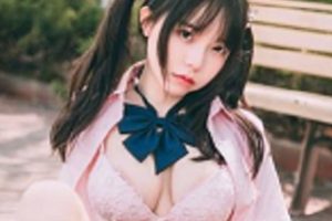 微博某推上的六味帝皇酱们,今天又集体搞事了。