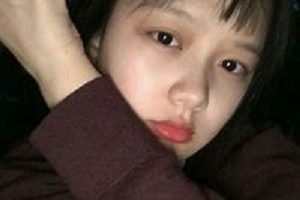 《91论坛：老手张总VS00后小姐姐，翘臀蛮腰，风月绝招，资源丰富，惊叹不已》