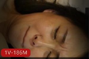 《美少妇186M：龙掏双洞，欲仙欲死，K房1V视频，火辣性感诱惑力！》