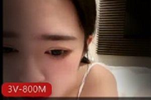 空姐西西：真实空姐赚外快认证视频，火辣性感暧昧给力拥吻