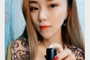 自信最美！网红{{网红名字}}展示御姐足系足系列浮力，诱人真金白银60V3.5G视频，肉丝黑丝玉足美腿惊艳一时。