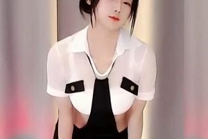 【虎牙重磅】清纯林小花L舞首次超有尺度散播