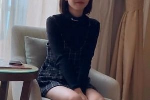 网红{{网红名字}}拍摄：美丽来自内心，让你一览{{杜撰一个姓名}}的美丽风采