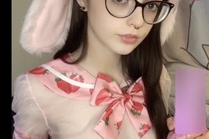 HoneyMomo：混血小姐姐的美丽梦境