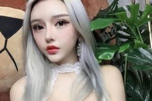 《Lovely璐璐：土豪大哥的火辣泳装，整容独特声音，300MB视频秘密》