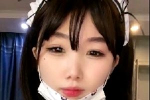 甜美小姐姐沉沦搬运有趣围裙扭腰摆臀翘起pp扒开