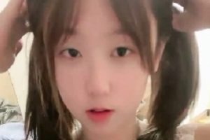 校花私房放飞自我不明液体淋漓！超清女神放飞自我扣穴百度盘转载搬运