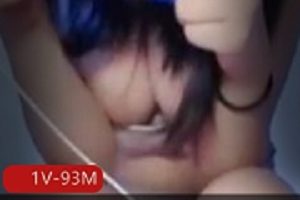 Nasiax1女友大罩杯C位游戏吃鸡，剧情模式1V93M，身材NICE！