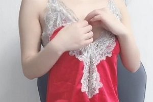 仙仙小草莓定制红色睡衣视频