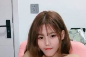 无名小妖精选女主播：颜值+身材，修炼成狐狸人形，丰满诱人。