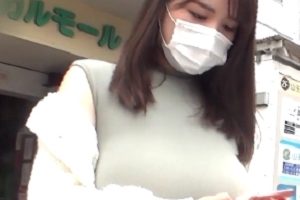 限时特惠波涛汹涌无罩大罩杯美女痴汉跟拍视频1v1.4G高清版