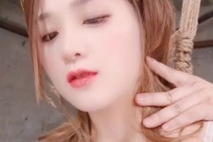 精选乖乖女被互动后推车内释