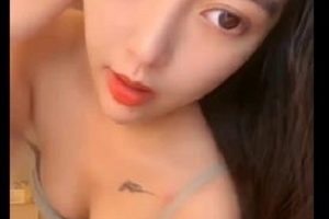 气质美女与反差婊的完美结合-9V-940M