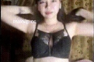 华丽女主播展示土豪礼物一对一视频放飞自我1V139M百度云