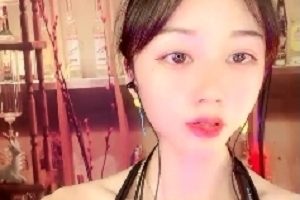 漂亮小姐姐学舞蹈展示一字马姿势