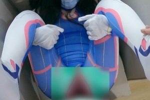 主题：捅主任的日常魅力视频大合集描述：这个视频合集展示了捅主任的美臀和某处，她的肉感身材和cos服装让她散发着诱人的魅力。观众可以通过第一视角的角度感受到她独特的魅力，多个平台上的视频都包含在内。快来下载这个视频合集，体验捅主任的日常魅力吧！