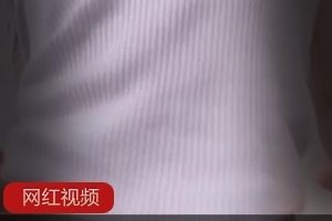 1.龙飞私人定制作品两部-个性化定制的龙飞商品，包含两个部分2.龙飞,私人定制作品-个性化定制的龙飞商品