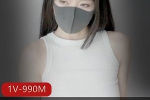 香港网红美少女HongKongDoll独自练习第二部视频水准诱惑力更新