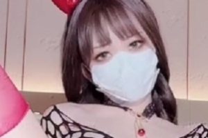 丝足女神玩弄小怪兽的超银双洞塞子