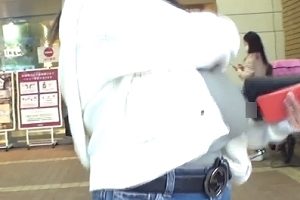 养眼的街拍，Tousat大罩杯，悠摇走路，1V133G百度盘