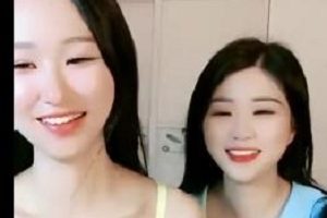 双F高颜姐妹花-猛绑手拉丝丝袜黑鲍露脸开心笑1V-1.4G