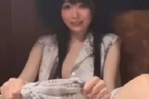 绝顶媚态Yua：网吧玩玩具手Y，1V1.1G资源惊艳小伙伴