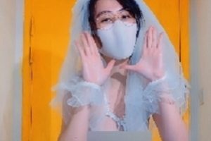 推特人气小奴《奶咪》12月合集：笑容灿烂，视频精彩