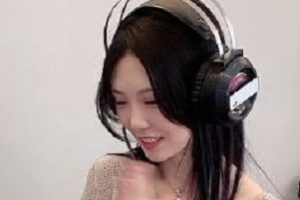 套路婊抖娘利世：线下才艺秀1V，1.6G榜一大哥，惊艳展示