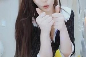 格，视频大小为NV和8g，可通过百度盘下载。2关键信息：精选网红《heartmhoney》私人订制合集，吸引众多粉丝关注。3自由发挥：心爱网红的独特魅力尽在这个合集中，让你更了解她的迷人之处。