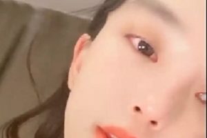 誘惑女神小雪露臉表演騷掰[1V+297MB][百度盘]