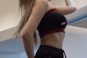 女团热舞韩雅最新合集17V3.2G，没尺度，按需下载