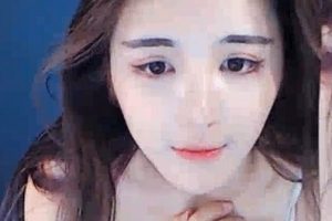 性感虎牙舞姬玹儿热舞合集26V5.97G，钞票枪定制骚气十足！