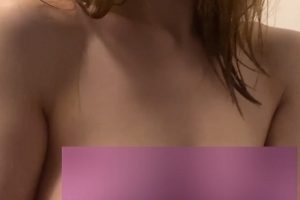 转载搬运百度盘莉子老师浴室合集7V1G，不露脸自娱自乐洗澡