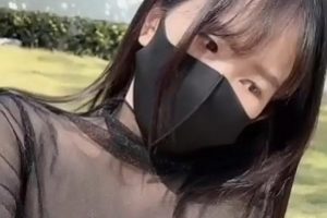 粉色情人扣扣传媒双马尾妹子温泉打粑粑最新合集2V986M，户外自拍