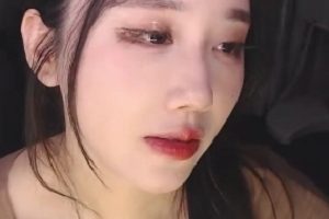 虎牙轩子巨2兔倒模泳装直播1V3.5G丝滑体验