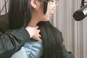 推特专属小女友私密视频28v30.5g火热