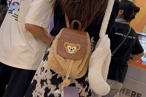 KFC热裤窄内靓女双花街拍视频合集2部娇躯轻摆风情暗藏