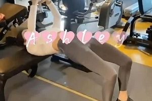 气质不俗空姐Ashley私拍生活随拍合集一部487m
