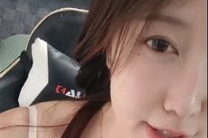 抖音人事经理嫩女扭摆自玩诱惑实录2V3.48G绝妙身段